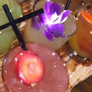 Meet your Posher, Cassandra